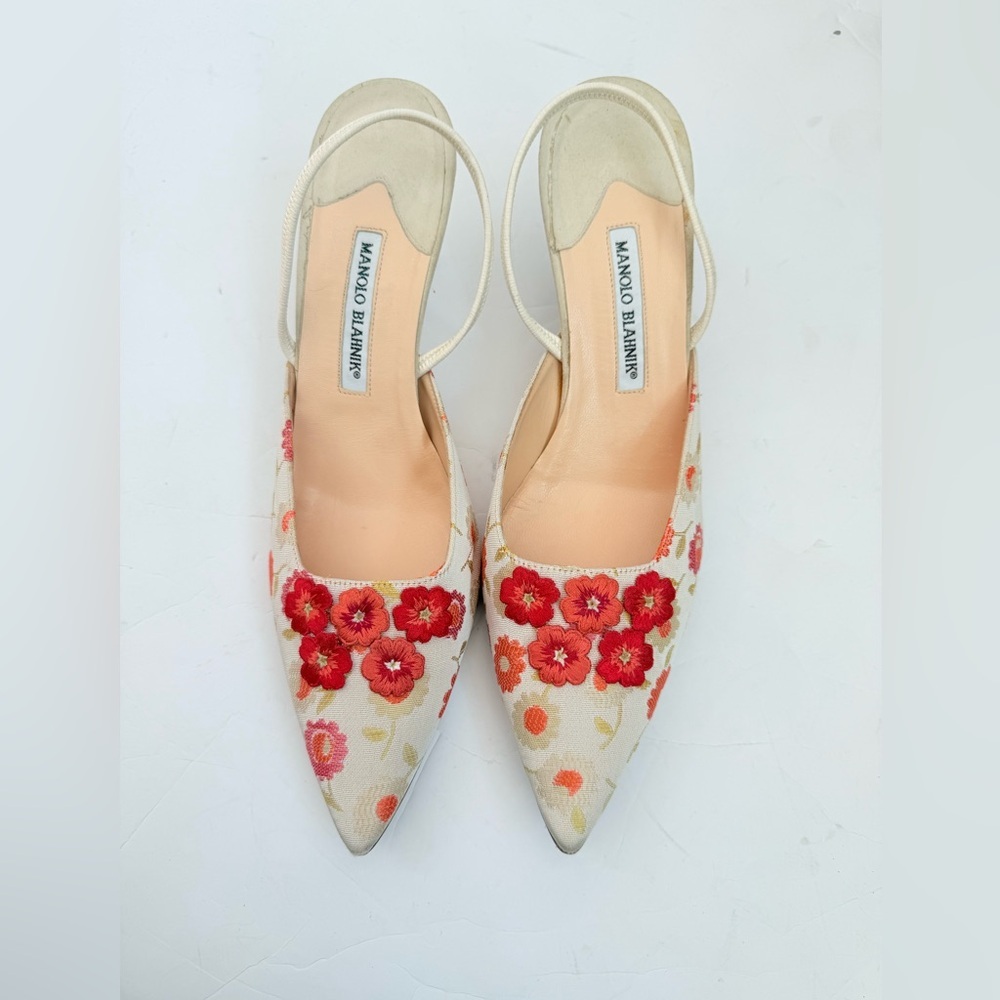 Manolo Blahnik Vintage Floral Embroidered & appliqué Slingback Kitten Pumps 43.5 - Picture 2 of 9